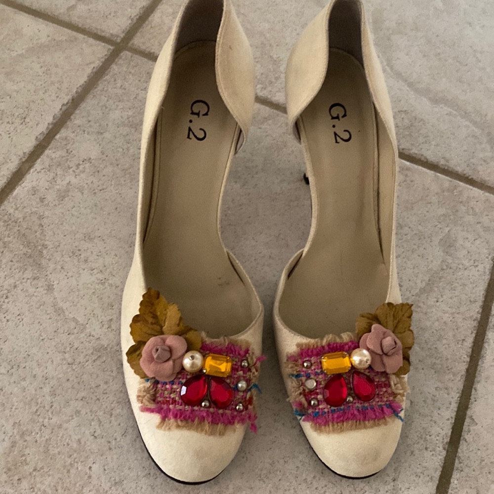 G.2 Embellished Tie Ivory Suede Round Toe Pumps
